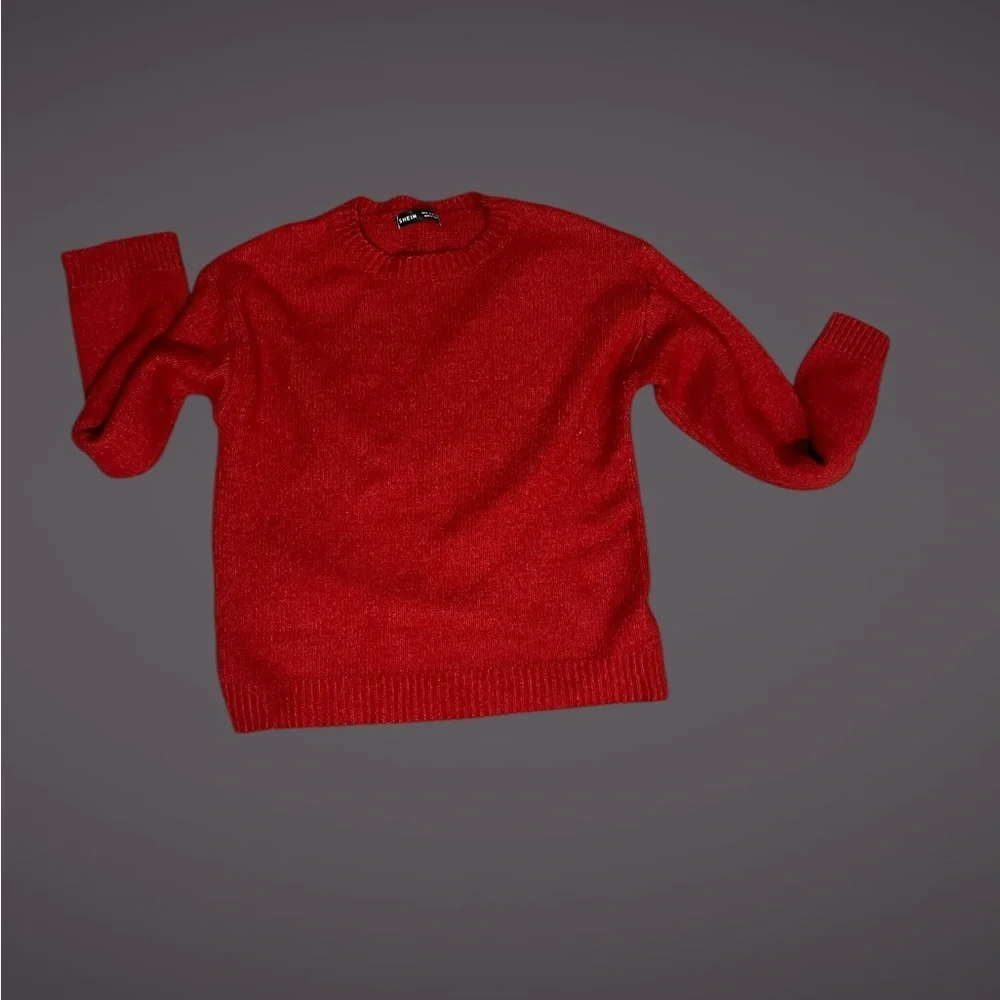SHEIN Red Round-Neck Sweater – Size M